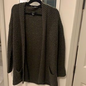 Green long cardigan with pockets